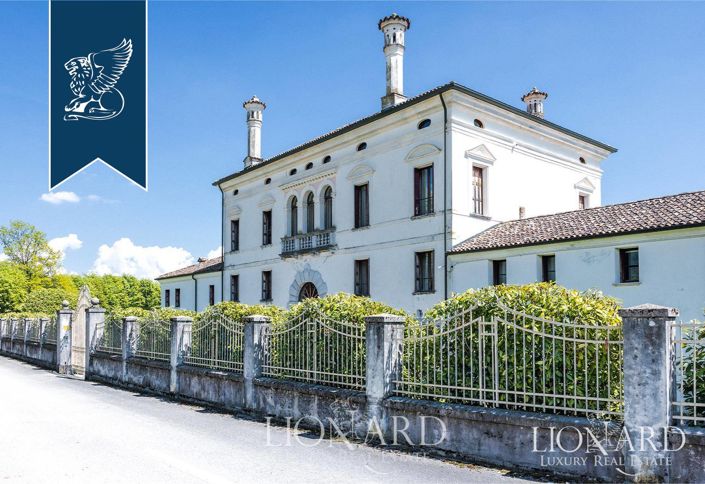 Image No.66-12 Bed Villa for sale