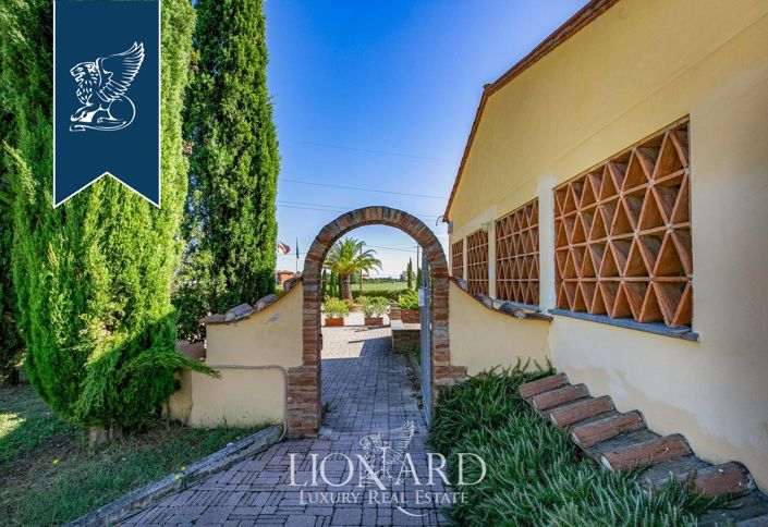 Image No.20-Ferme de 20 chambres à vendre à Collesalvetti