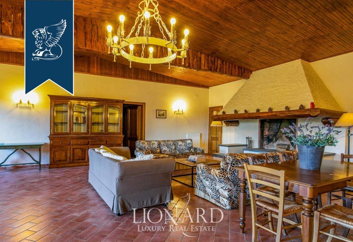 Image No.53-Ferme de 20 chambres à vendre à Collesalvetti