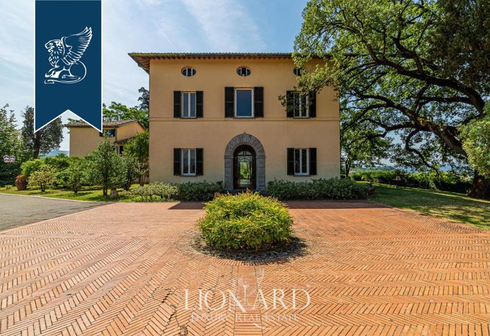 Image No.12-12 Bed Villa for sale