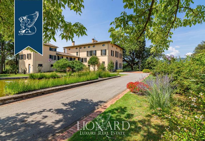 Image No.17-12 Bed Villa for sale