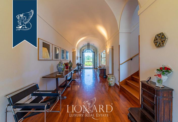 Image No.50-12 Bed Villa for sale