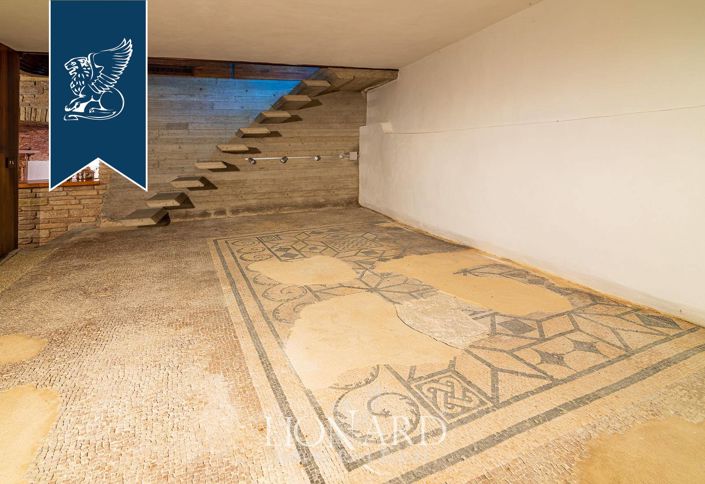 Image No.61-12 Bed Villa for sale