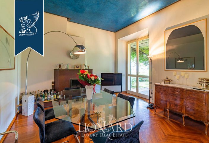 Image No.64-12 Bed Villa for sale