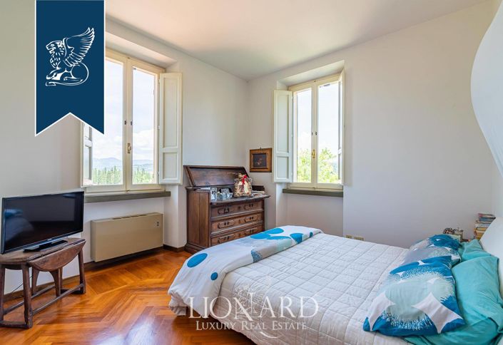 Image No.69-12 Bed Villa for sale