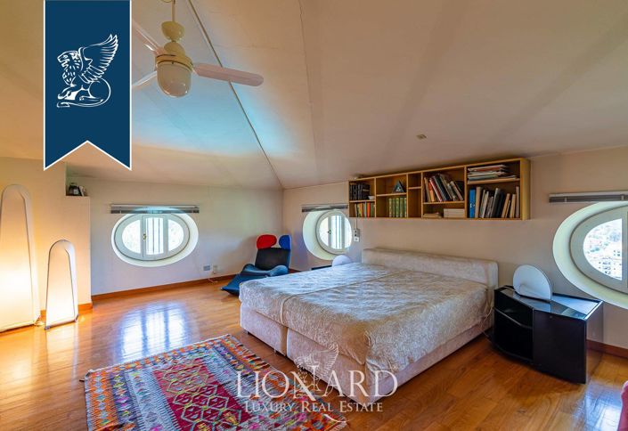 Image No.71-12 Bed Villa for sale