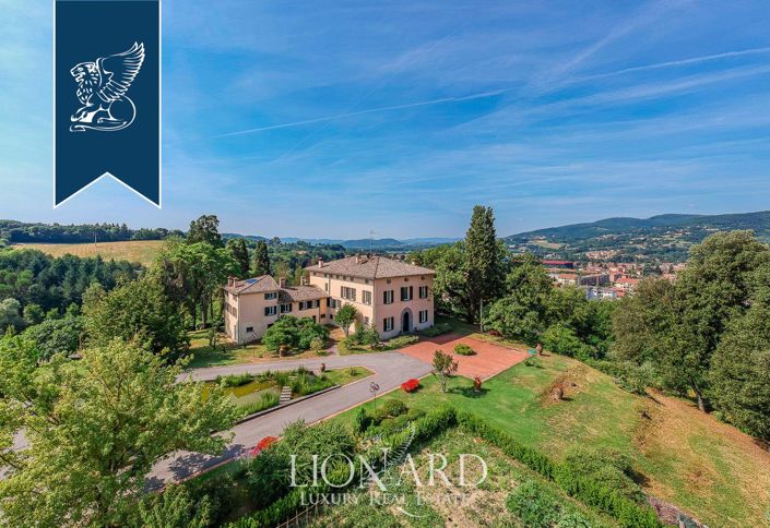 Image No.9-12 Bed Villa for sale