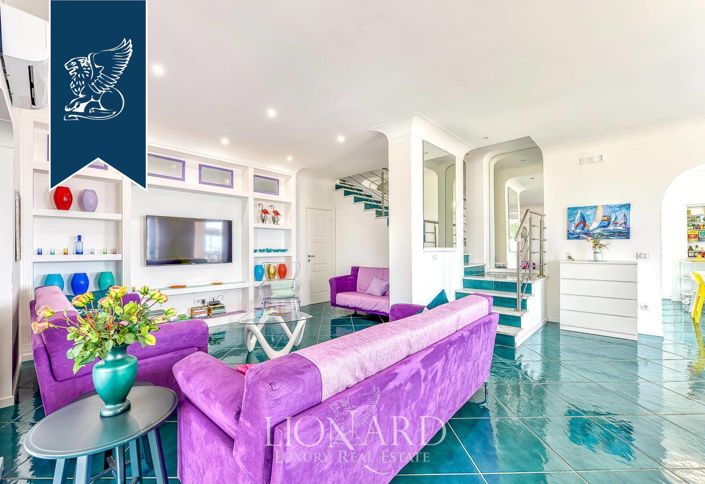 Image No.16-9 Bed Villa for sale