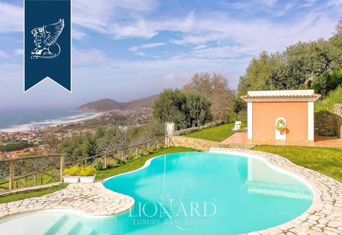 Image No.6-9 Bed Villa for sale