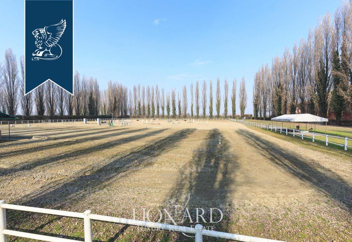 Image No.10-5 Bed Villa for sale