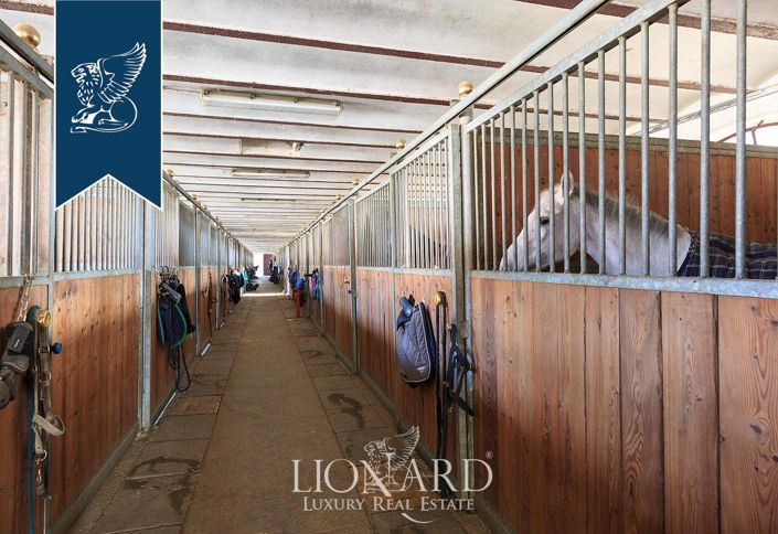 Image No.9-5 Bed Villa for sale