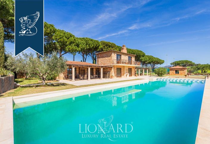 Image No.10-17 Bed Villa for sale