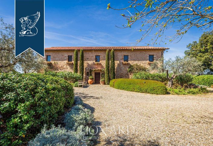 Image No.15-17 Bed Villa for sale