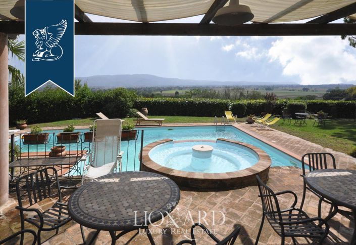 Image No.18-12 Bed Villa for sale