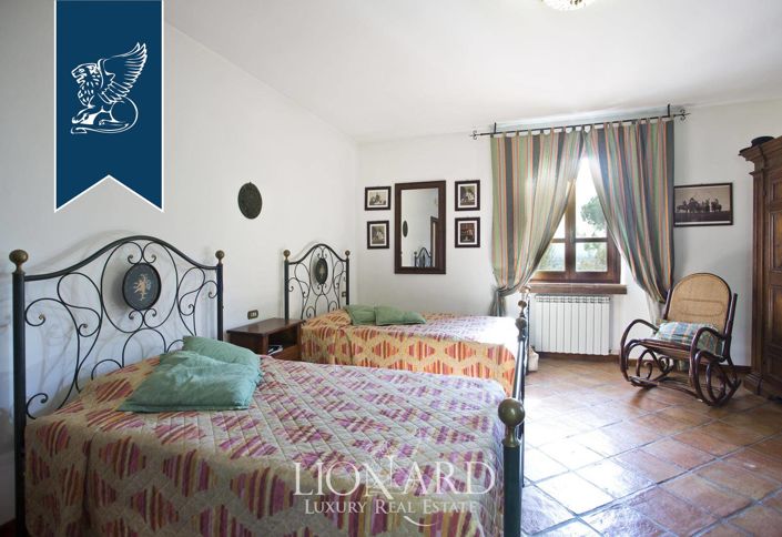 Image No.64-12 Bed Villa for sale