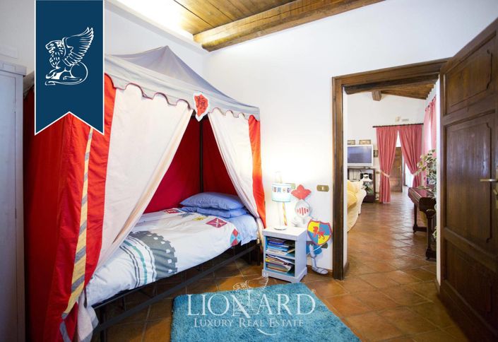 Image No.65-12 Bed Villa for sale