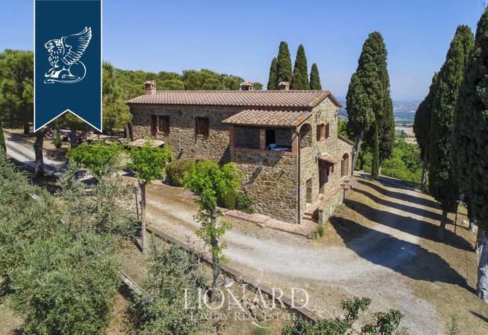 Image No.16-14 Bed Farmhouse for sale