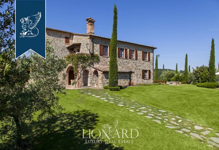 Image No.18-14 Bed Farmhouse for sale