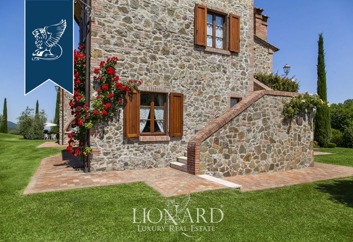 Image No.21-14 Bed Farmhouse for sale