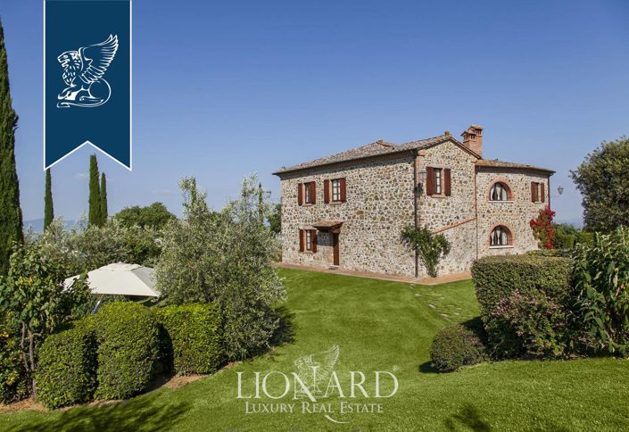 Image No.24-14 Bed Farmhouse for sale