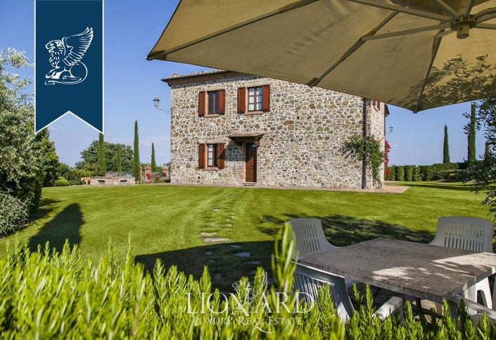 Image No.26-14 Bed Farmhouse for sale