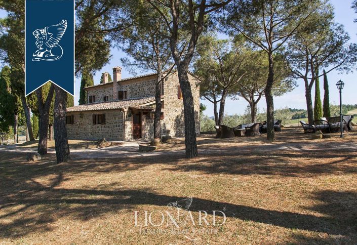 Image No.28-14 Bed Farmhouse for sale