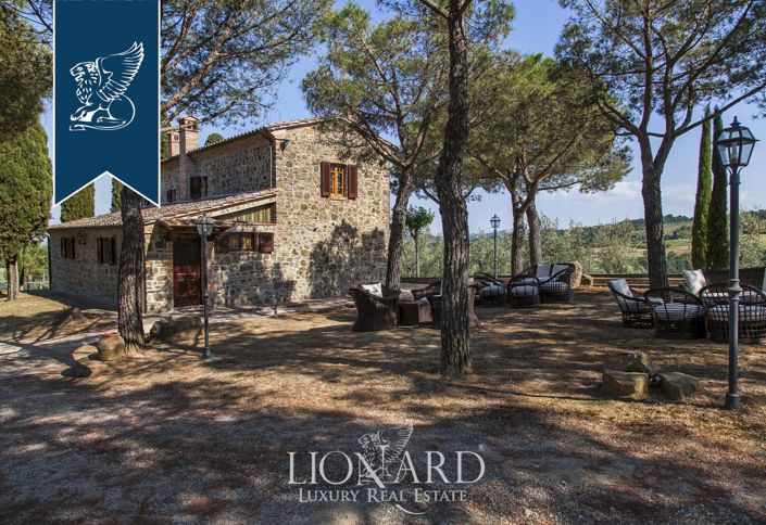 Image No.29-14 Bed Farmhouse for sale