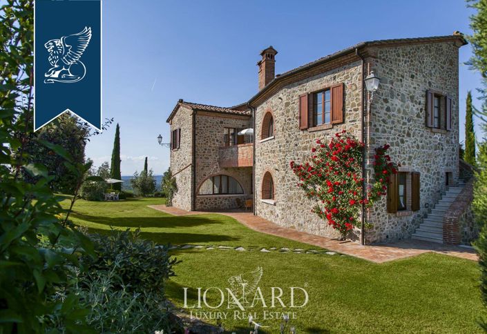 Image No.33-14 Bed Farmhouse for sale