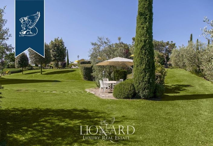 Image No.45-14 Bed Farmhouse for sale