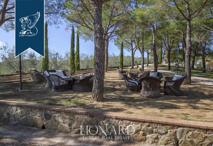 Image No.49-14 Bed Farmhouse for sale