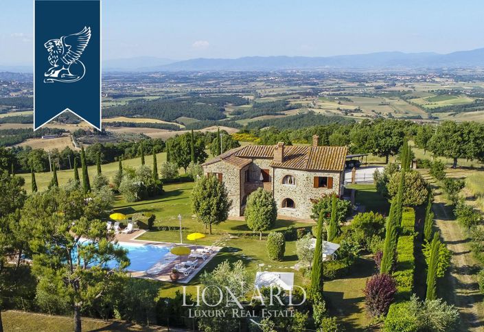 Image No.5-14 Bed Farmhouse for sale