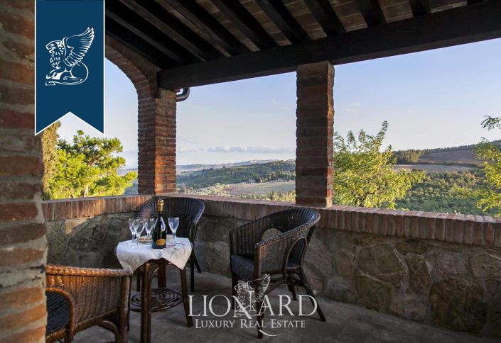 Image No.51-14 Bed Farmhouse for sale