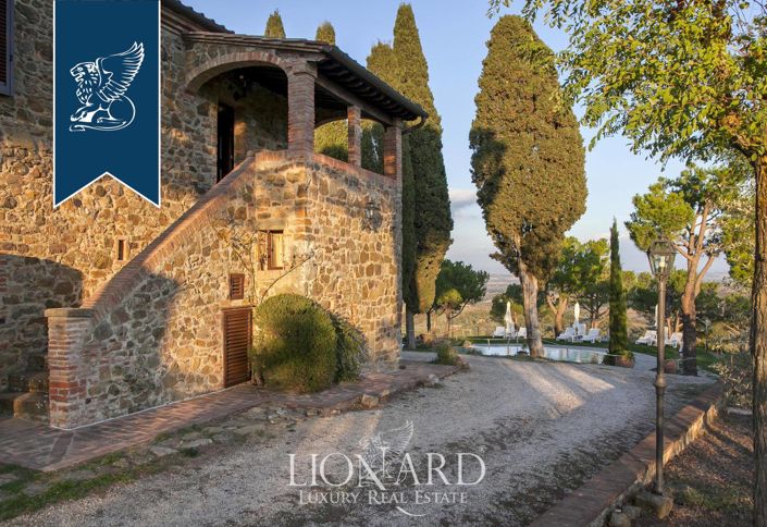 Image No.53-14 Bed Farmhouse for sale