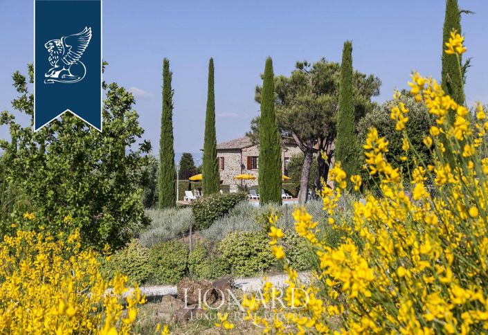 Image No.54-14 Bed Farmhouse for sale