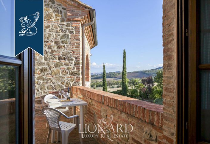 Image No.55-14 Bed Farmhouse for sale