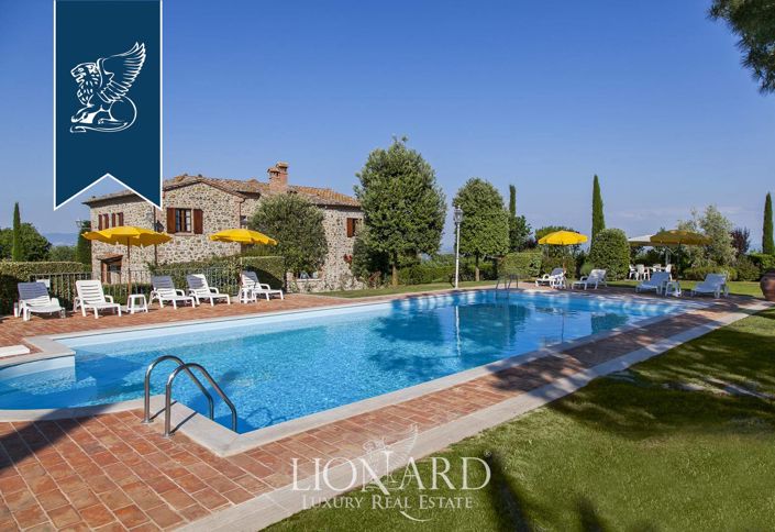 Image No.64-14 Bed Farmhouse for sale