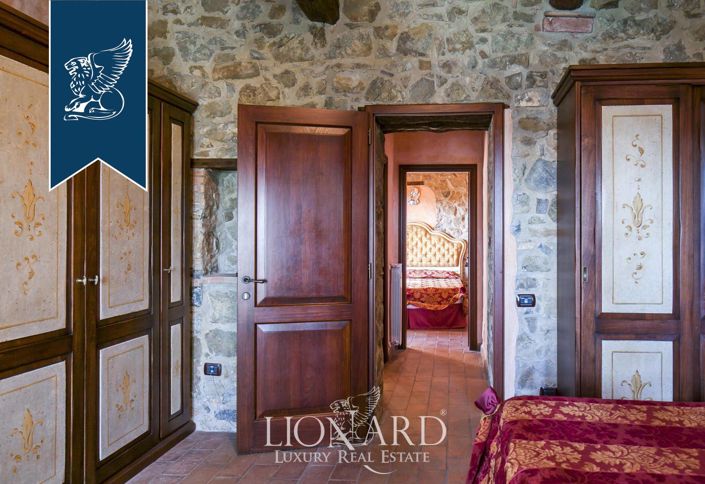 Image No.66-14 Bed Farmhouse for sale