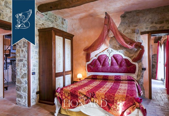 Image No.67-14 Bed Farmhouse for sale