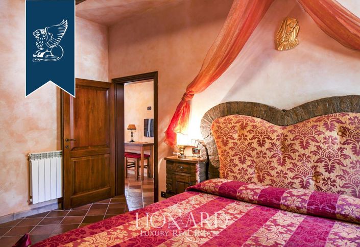 Image No.69-14 Bed Farmhouse for sale