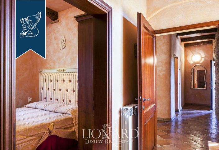 Image No.70-14 Bed Farmhouse for sale