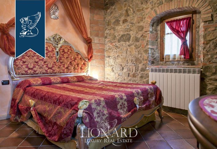 Image No.71-14 Bed Farmhouse for sale