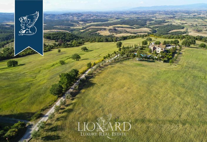 Image No.9-14 Bed Farmhouse for sale