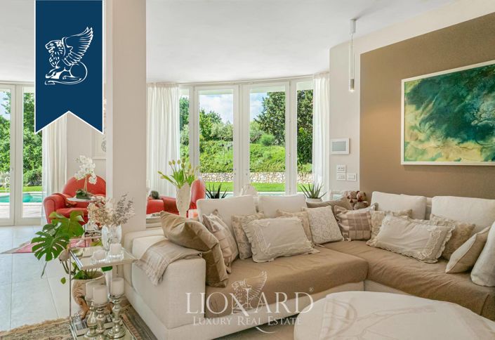 Image No.10-5 Bed Villa for sale