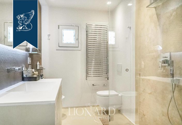 Image No.17-5 Bed Villa for sale