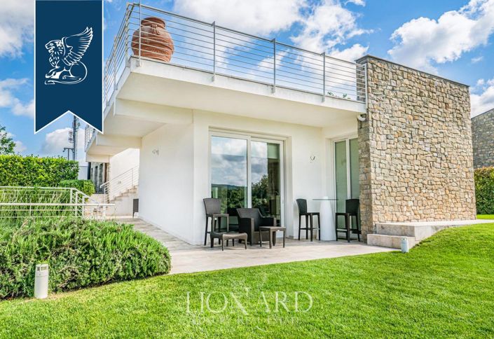 Image No.6-5 Bed Villa for sale