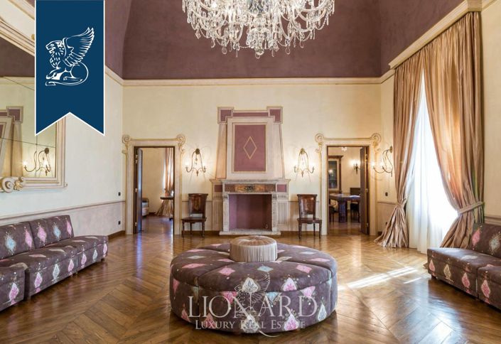 Image No.10-10 Bed Property for sale