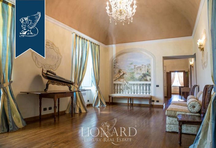 Image No.11-10 Bed Property for sale