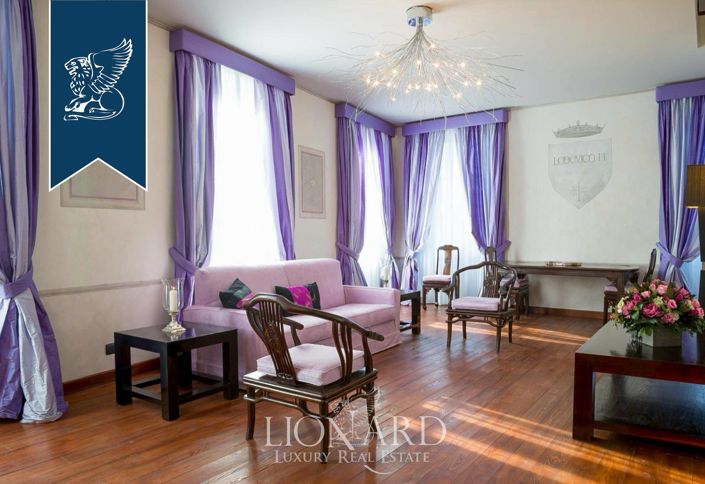 Image No.16-10 Bed Property for sale