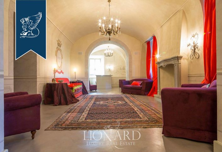 Image No.20-10 Bed Property for sale