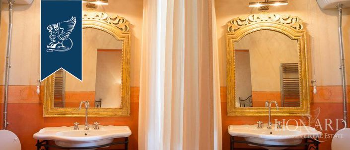 Image No.54-Propriété de 10 chambres à vendre à Licciana Nardi